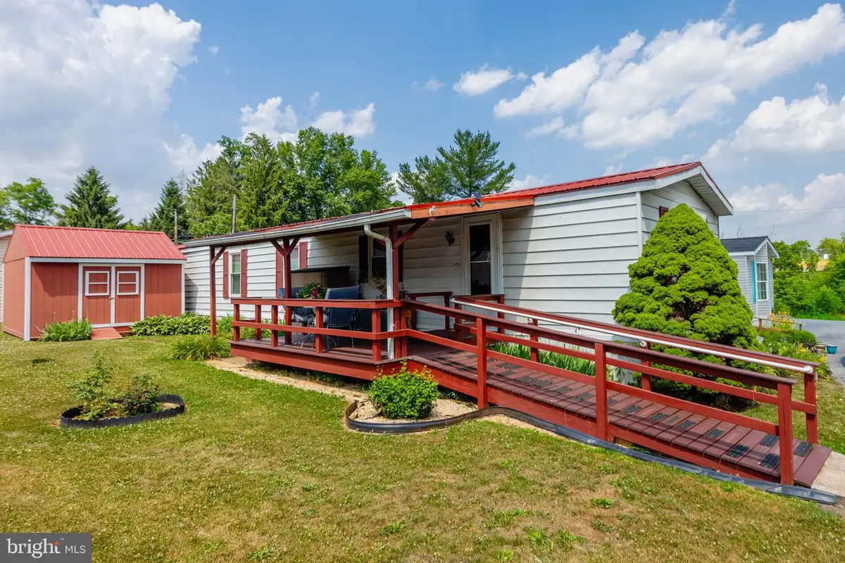 4 Hemlock Acres Ct, Manheim, PA 17545 - #1