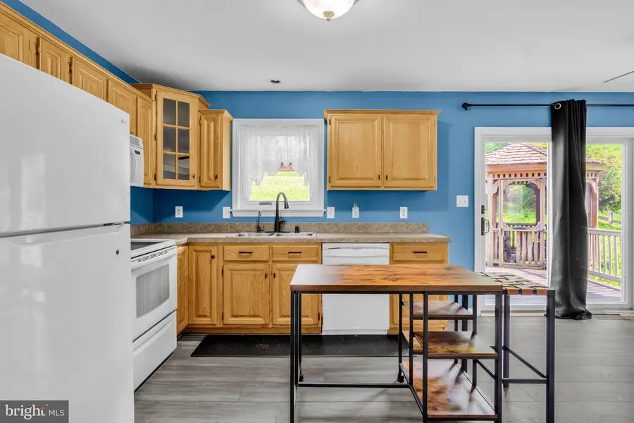 1279 Cedar Ave, East Earl, PA 17519 - #3