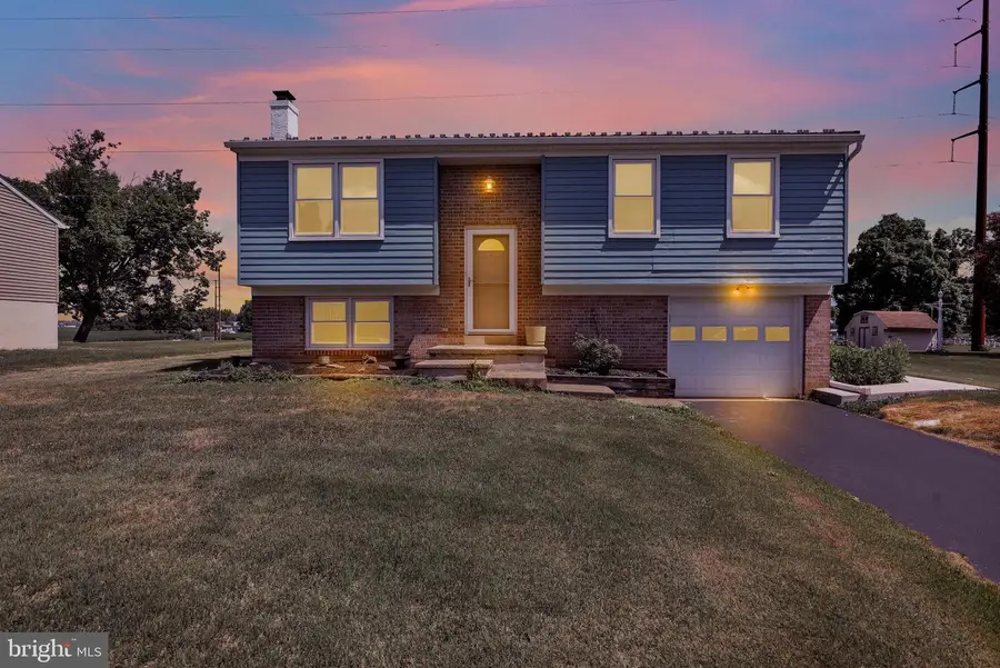 1061 Stellar Dr, Mount Joy, PA 17552 - #3