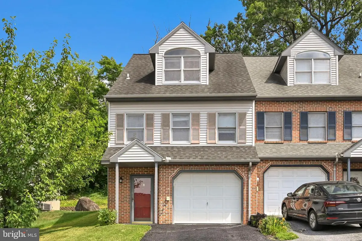 51 Ironstone Dr, Elizabethtown, PA 17022 - #1
