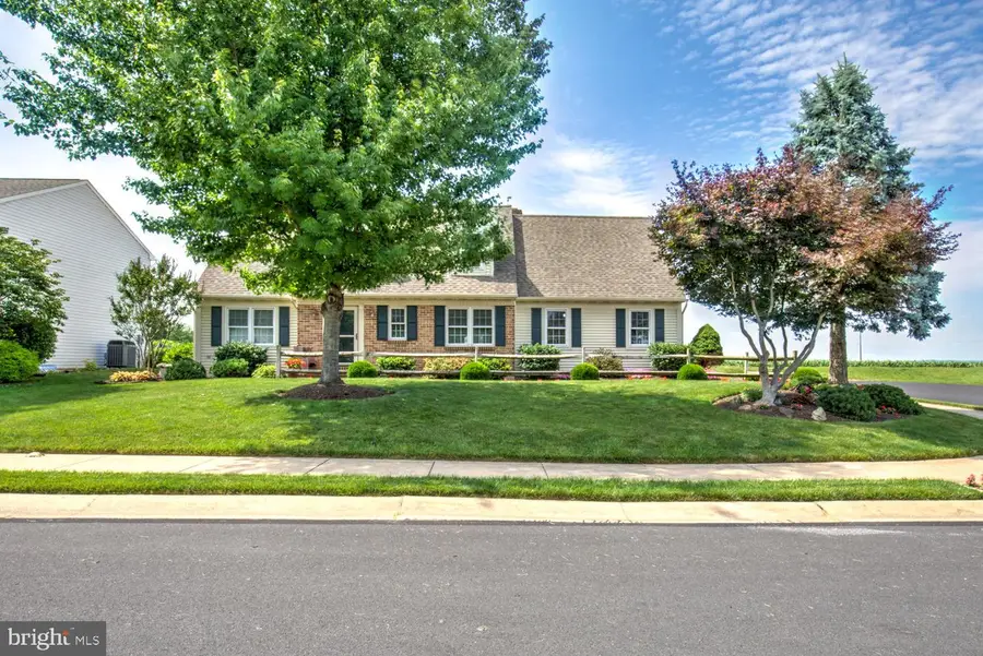 231 Cypress Ln, New Holland, PA 17557 - #3