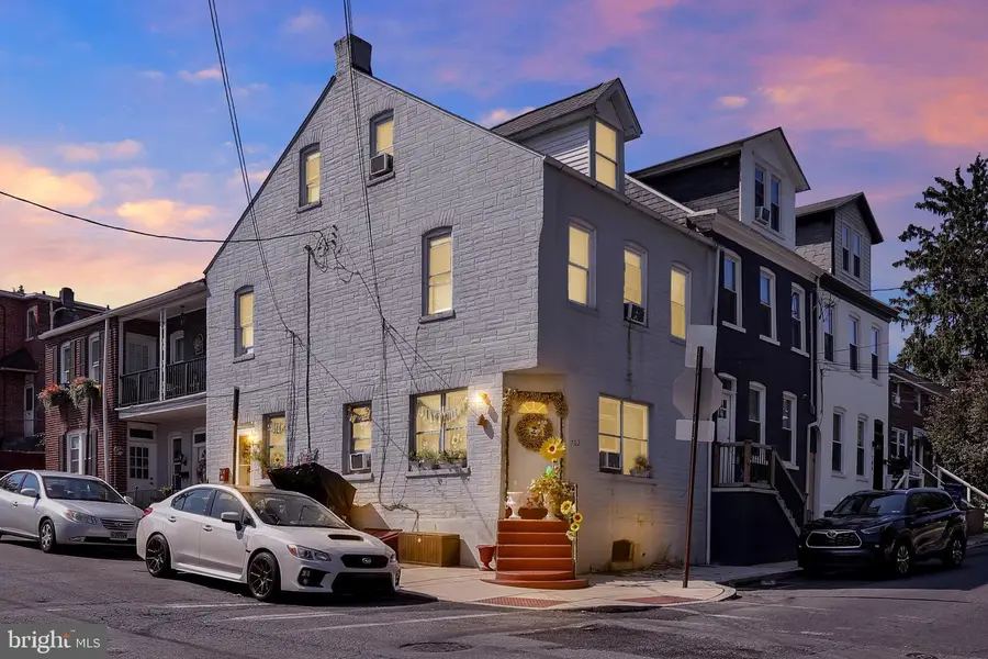 702 Poplar St, Lancaster, PA 17603 - #2
