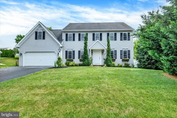 1283 Cedar Ave, EAST EARL, PA 17519