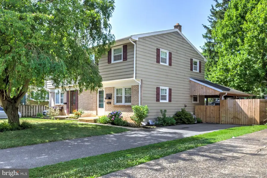 508 Spring Ave, Lititz, PA 17543 - #2