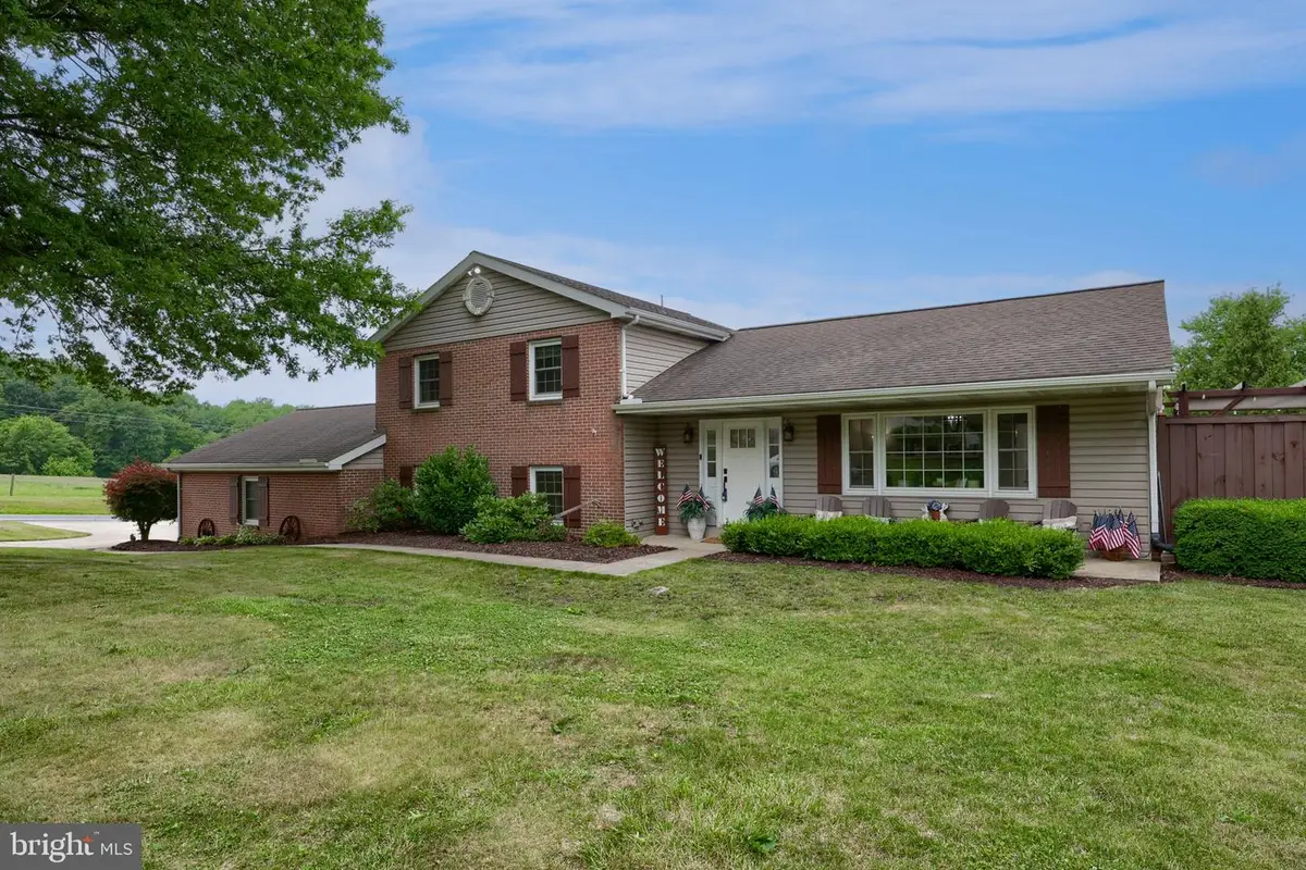 2107 Ashwood Ln, Elizabethtown, PA 17022 - #1