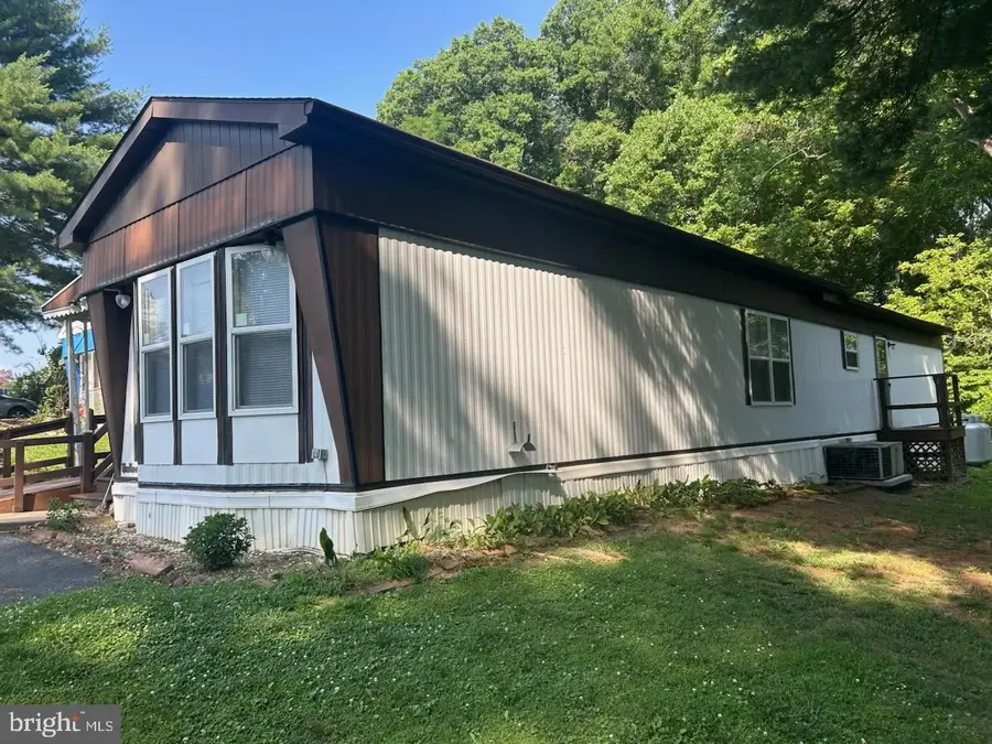 135 Locust Ln, New Providence, PA 17560 - #2