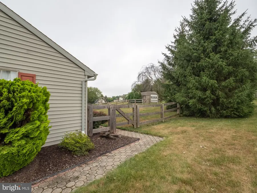 255 Elsie Ln, Denver, PA 17517 - #3