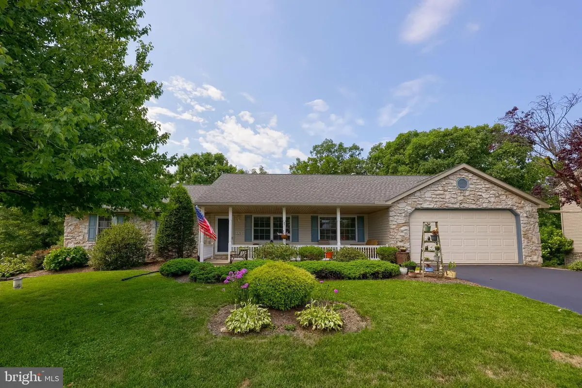 225 Country Dr, Denver, PA 17517 - #1
