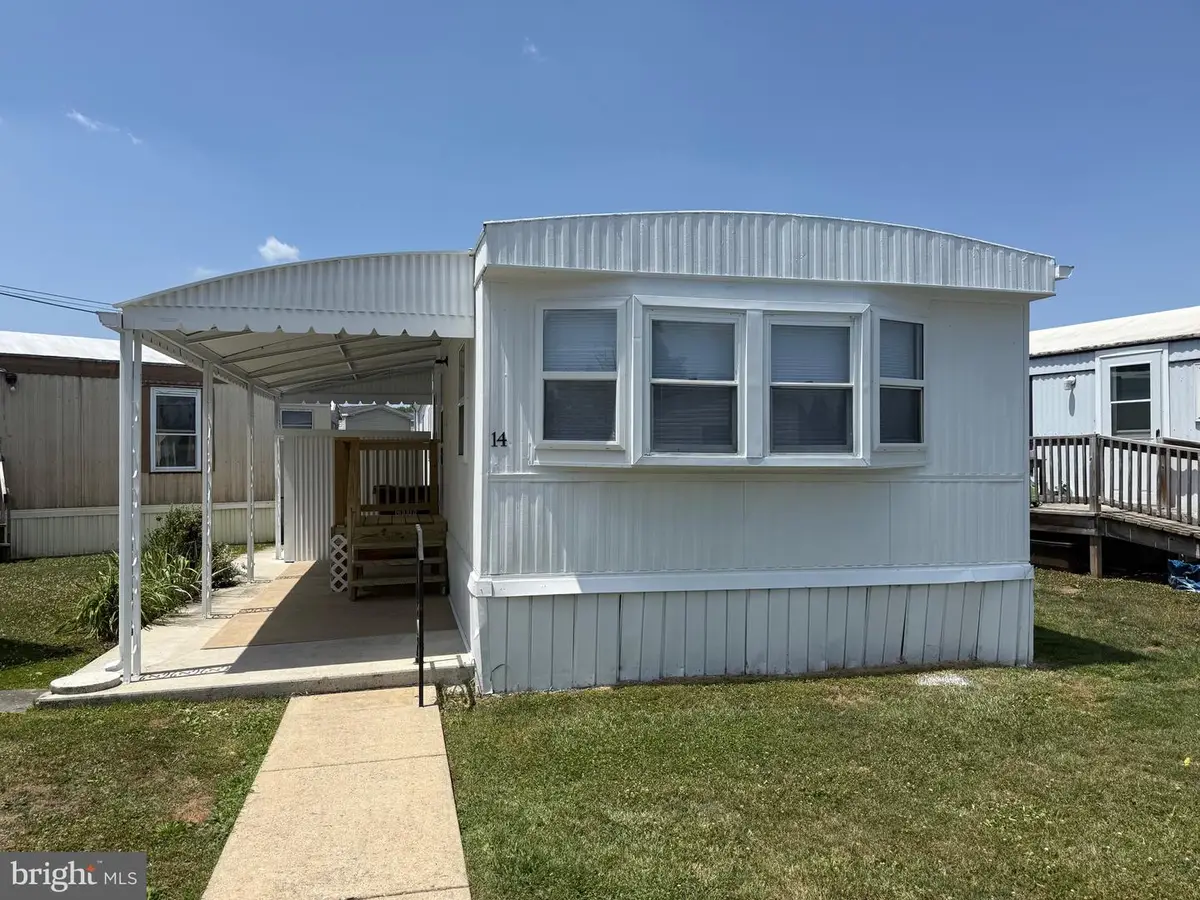14 Hilltop Ave, Akron, PA 17501 - #1