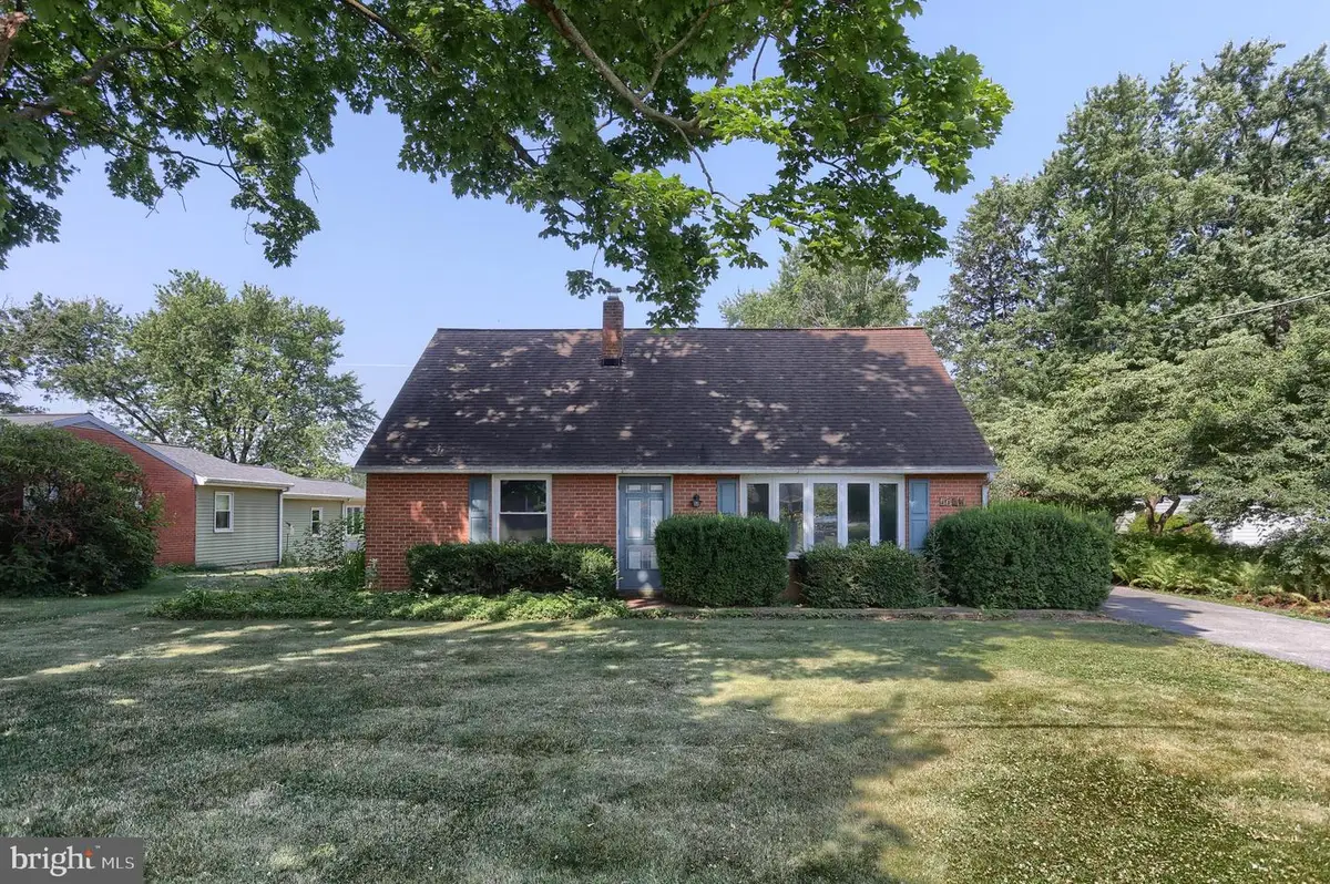 6370 Sundra Dr, East Petersburg, PA 17520 - #1