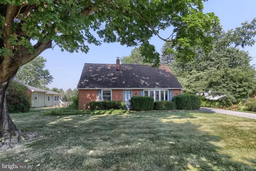 6370 Sundra Dr, East Petersburg, PA 17520 - #3