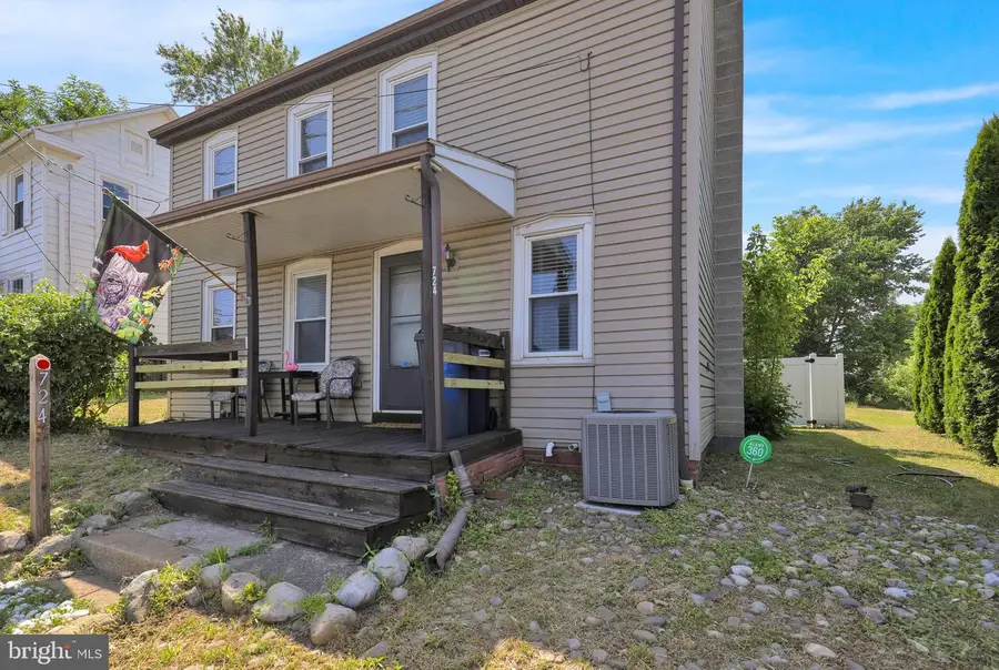 724 Rohrerstown Rd, Lancaster, PA 17603 - #2