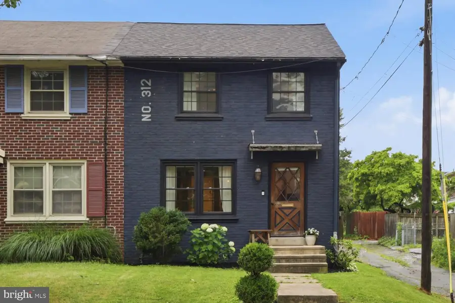 312 N Broad St, Lancaster, PA 17602 - #2