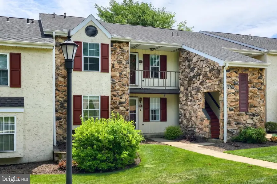 143 Oak Knoll Cir, Millersville, PA 17551 - #2