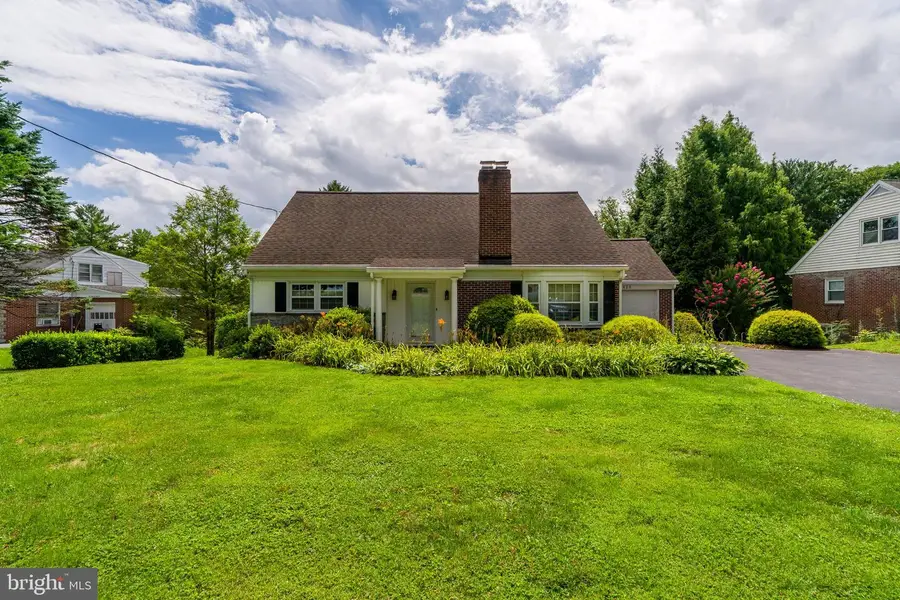 428 Manor Ave, Millersville, PA 17551 - #2