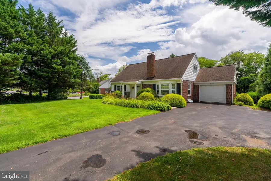 428 Manor Ave, Millersville, PA 17551 - #3