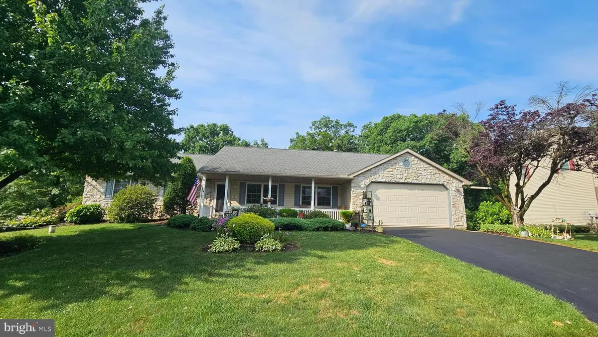 225 Country Dr, Denver, PA 17517 - #1