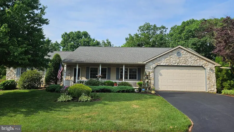 225 Country Dr, Denver, PA 17517 - #3