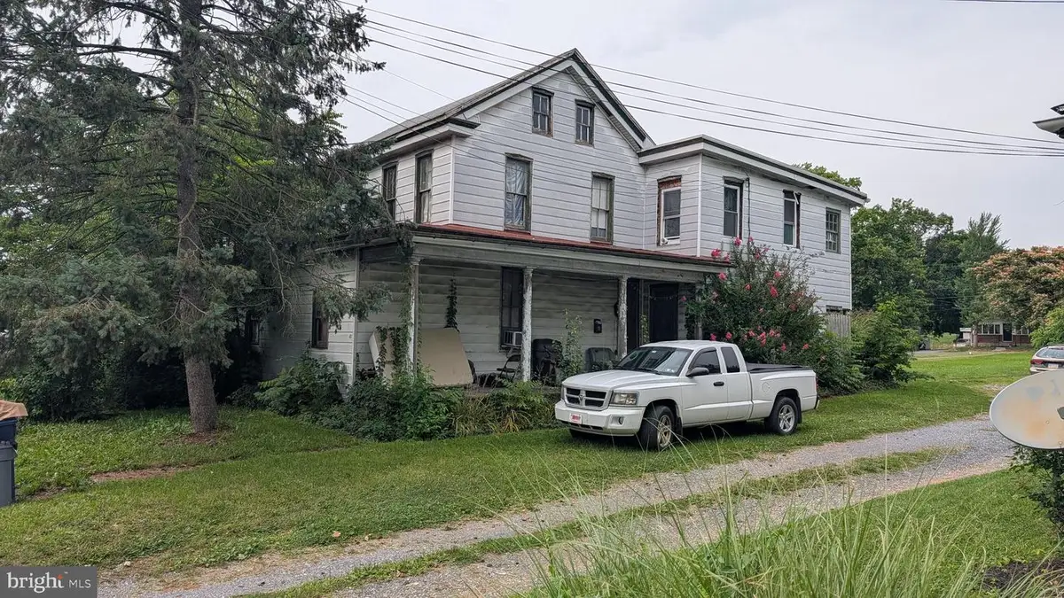 413 S Main St, Manheim, PA 17545 - #1