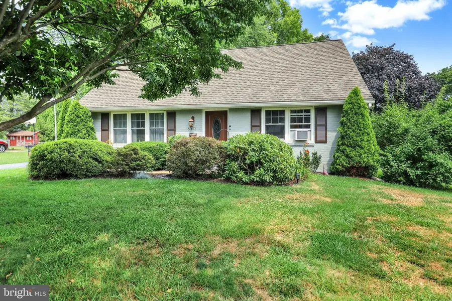 6351 Jackson Dr, East Petersburg, PA 17520 - #2
