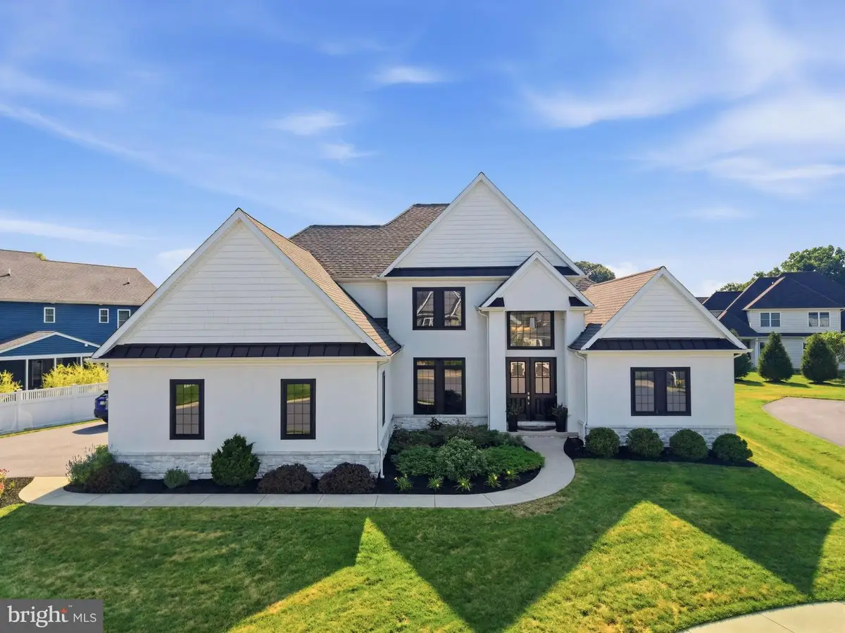5 Alexa Dr, Lititz, PA 17543 - #1