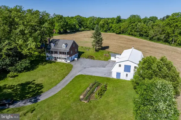 131 Pinetown Rd, LEOLA, PA 17540