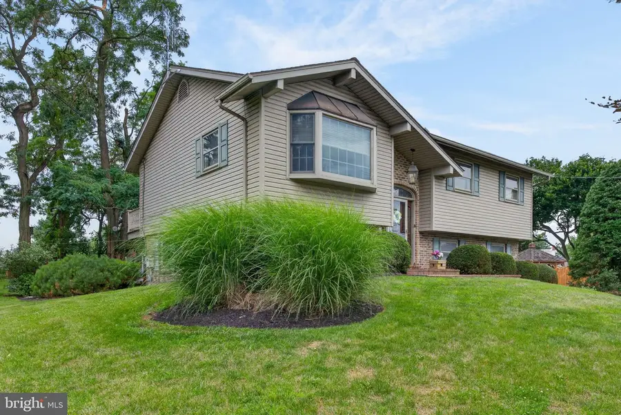 20 Locust St, Brownstown, PA 17580 - #2