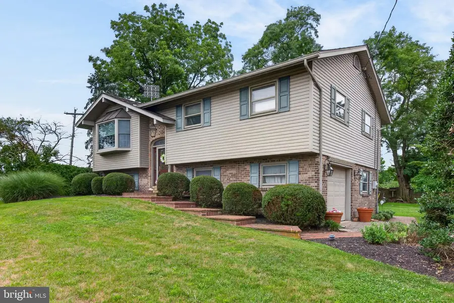 20 Locust St, Brownstown, PA 17580 - #3