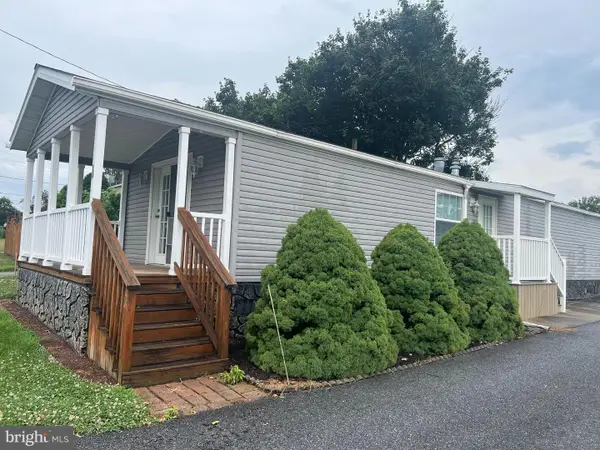 14 E Locust St, TALMAGE, PA 17580