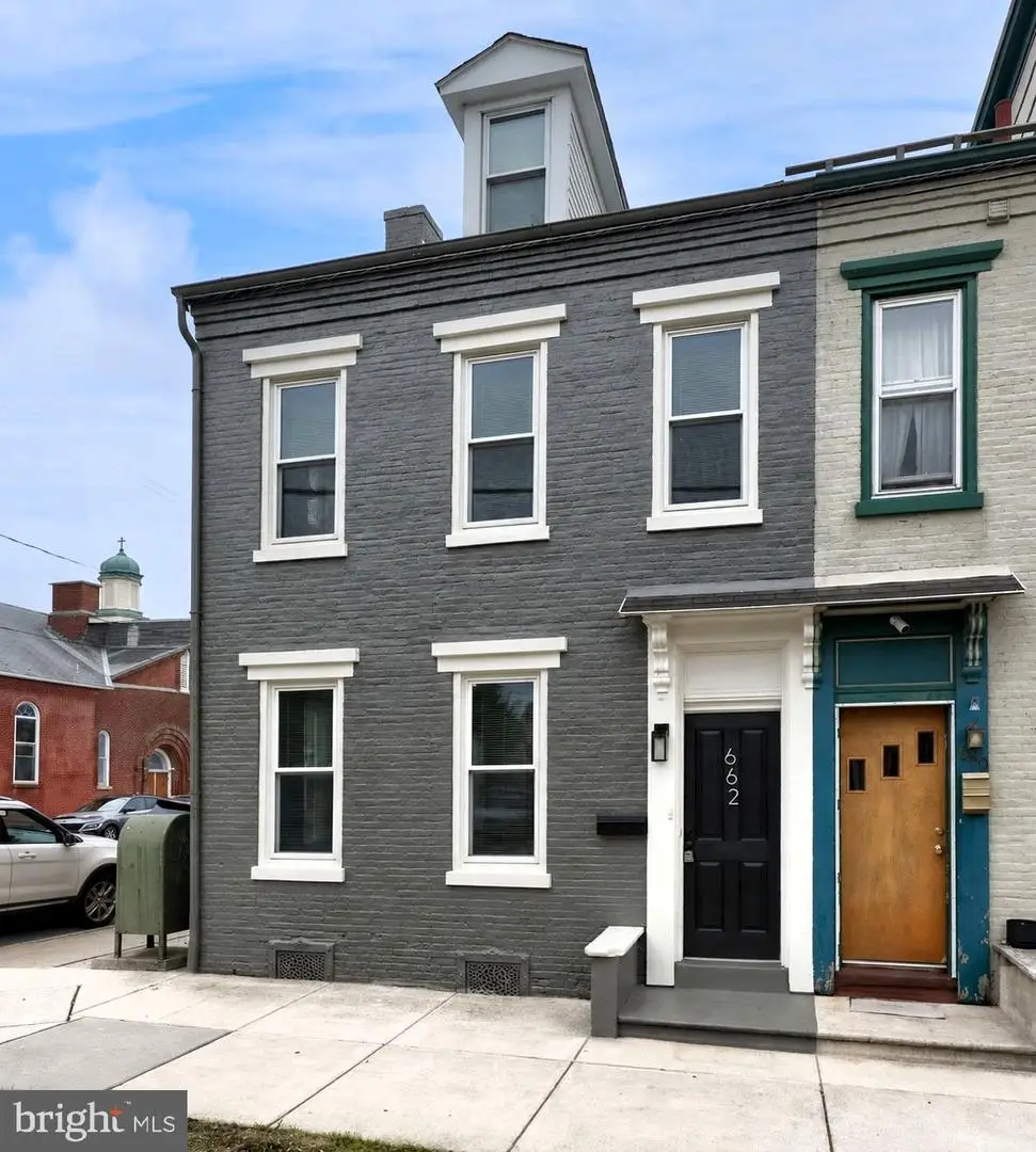 662 Walnut St, Columbia, PA 17512 - #1