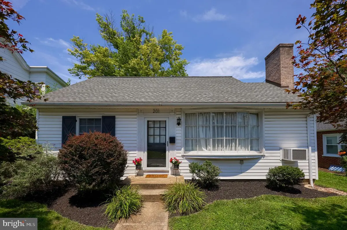 201 W Frederick St, Millersville, PA 17551 - #1