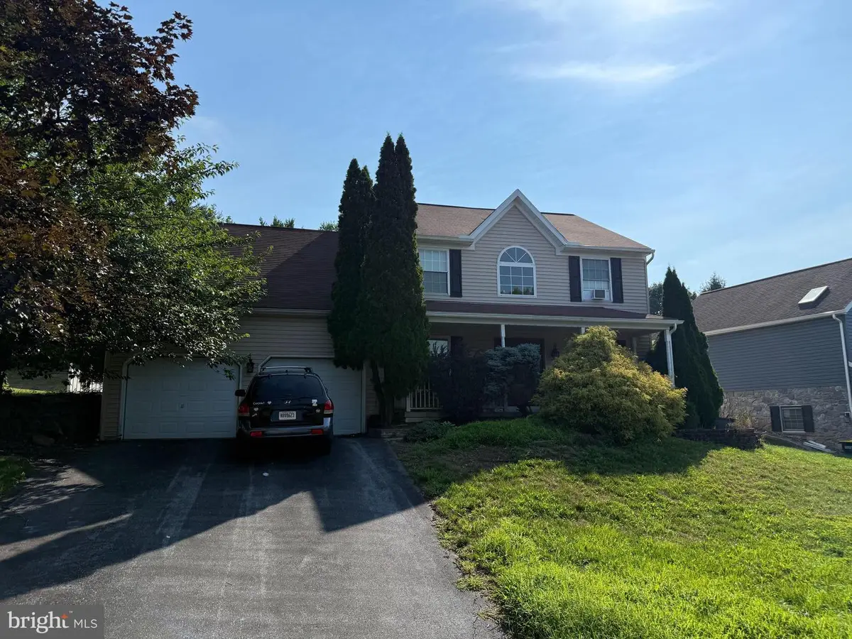 137 Hawthorne Dr, Denver, PA 17517 - #1