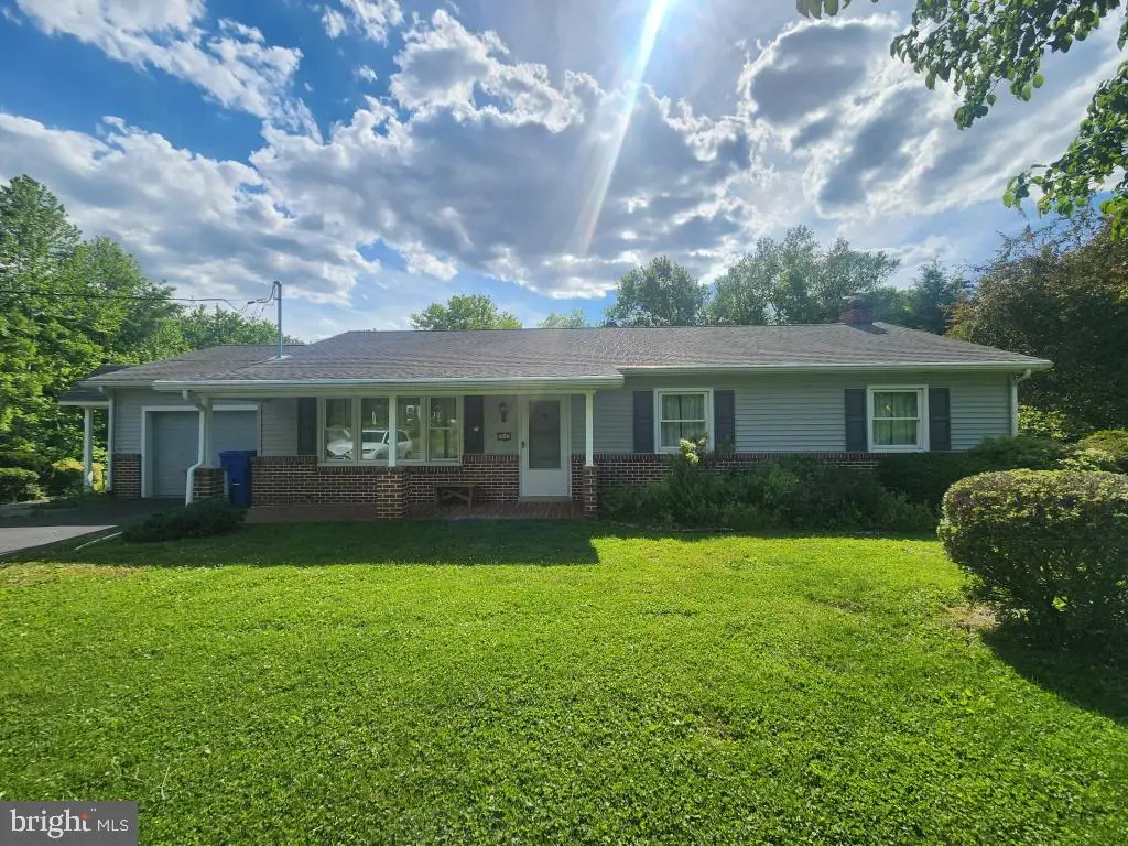 2002 Bridge Rd, Lancaster, PA 17602 - #1