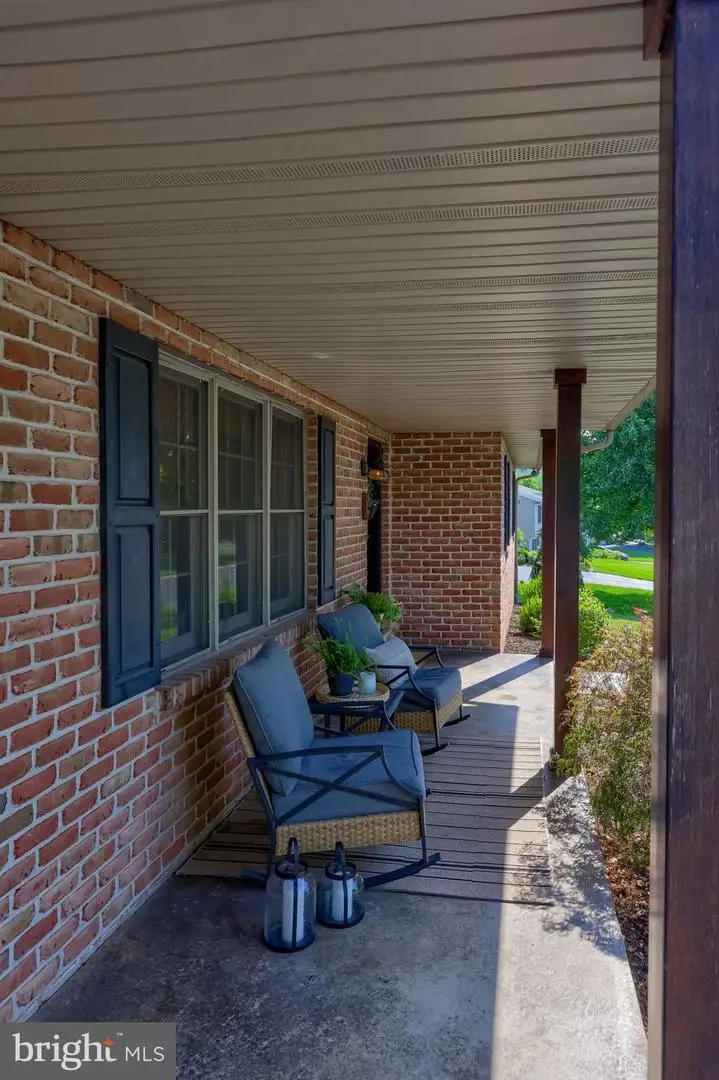 84 Clover Dr, Denver, PA 17517 - #2
