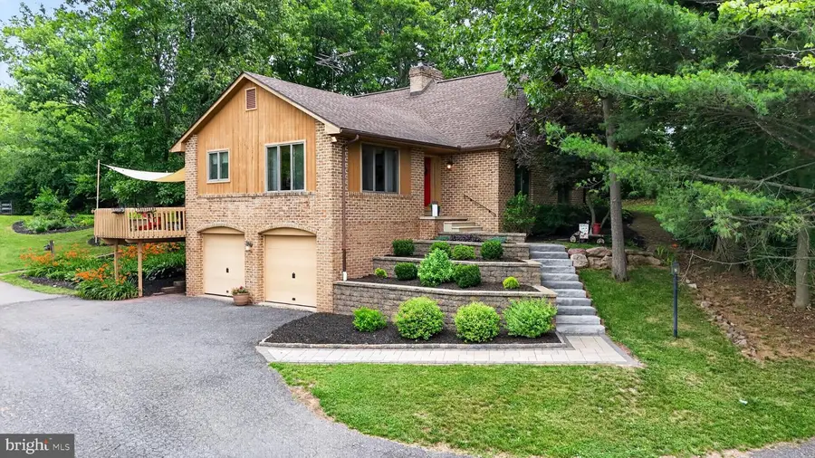 2571 Valley View Rd, Morgantown, PA 19543 - #2