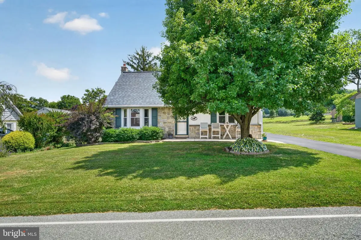 4 Bauer Ave, Willow Street, PA 17584 - #1