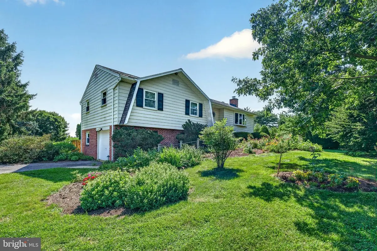 1277 S Colebrook Rd, Manheim, PA 17545 - #1