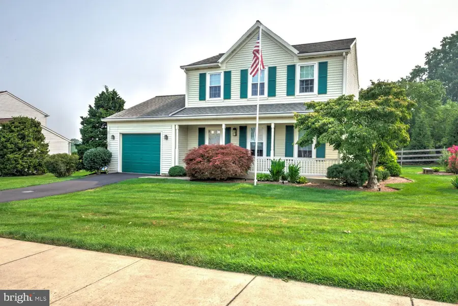 205 Walnut Ln, New Holland, PA 17557 - #3