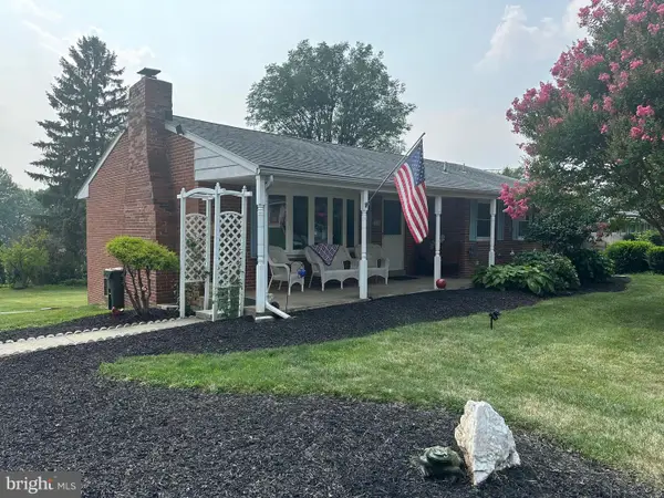 214 Whittier Ln, LANCASTER, PA 17602