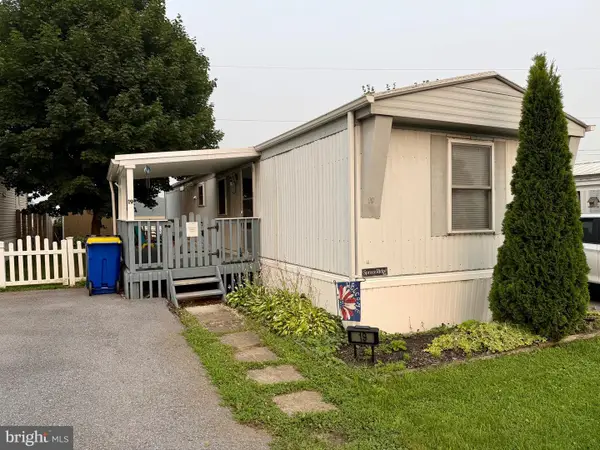 19 Sunflower Dr, EPHRATA, PA 17522