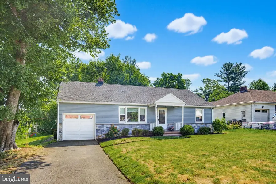 433 E Roseville Rd, Lancaster, PA 17601 - #2