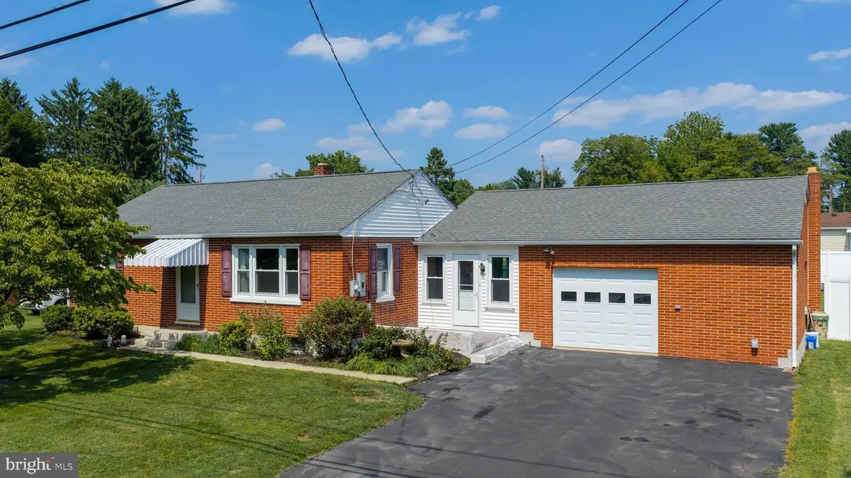 9 Park Circle Dr, Lancaster, PA 17603 - #1