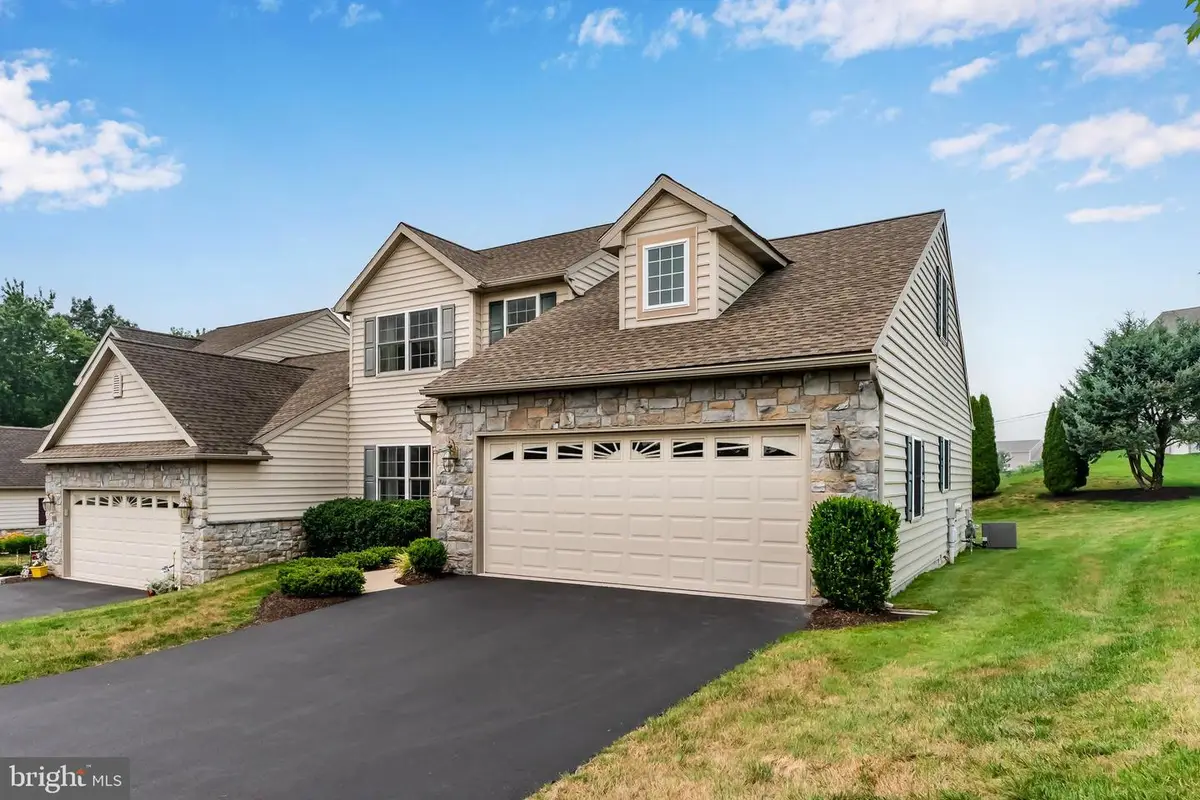 2 Stonecrest Trl, Elizabethtown, PA 17022 - #1