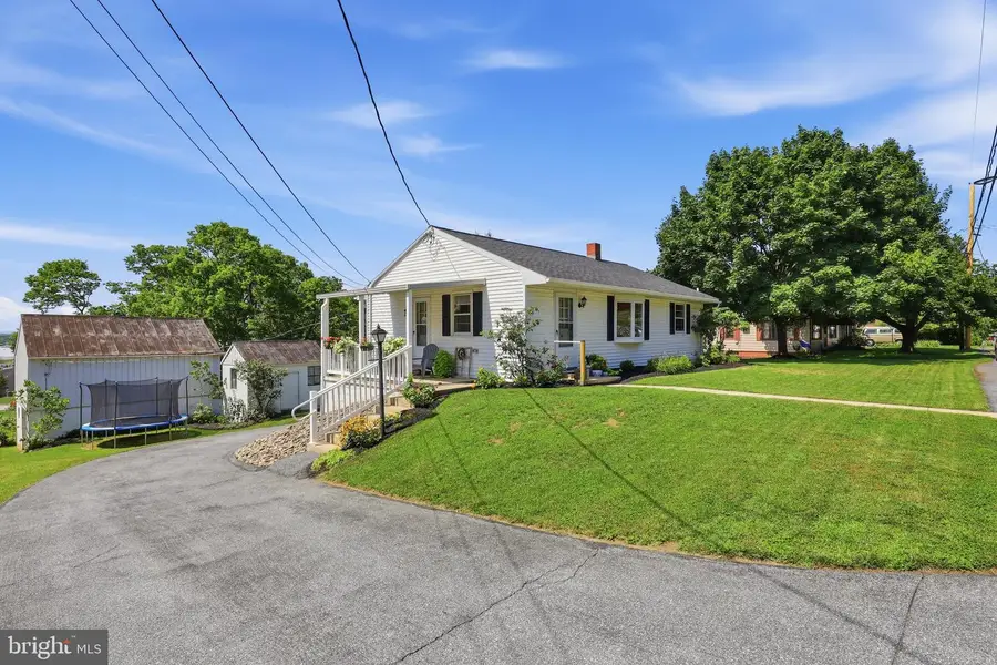 12 S Conestoga View Dr, Akron, PA 17501 - #2