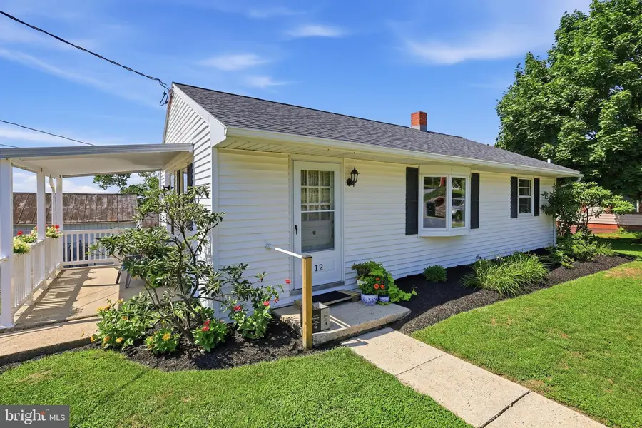 12 S Conestoga View Dr, Akron, PA 17501 - #3
