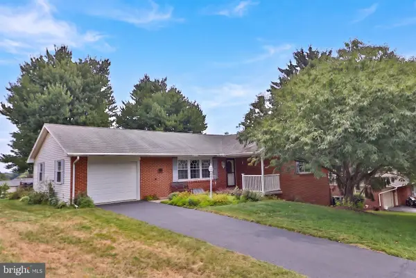 51 Miller Dr, MANHEIM, PA 17545