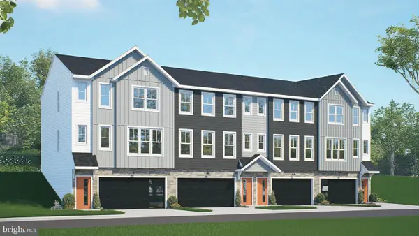 17 Arcadia Dr, ELIZABETHTOWN, PA 17022