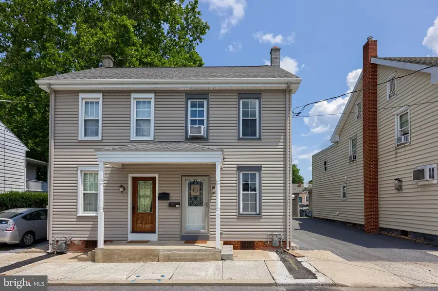 137 N Charlotte St, Manheim, PA 17545 - #2