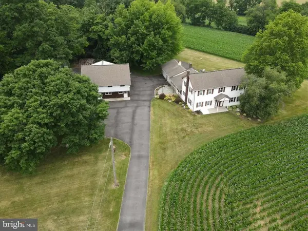 1242 Breneman Rd, MANHEIM, PA 17545