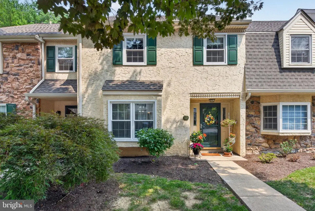 129 Oak Knoll Cir, Millersville, PA 17551 - #1
